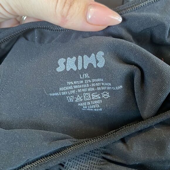 SKIMS SEAMLESS SCULPT THONG BODYSUIT - L/XL - Picture 8 of 8